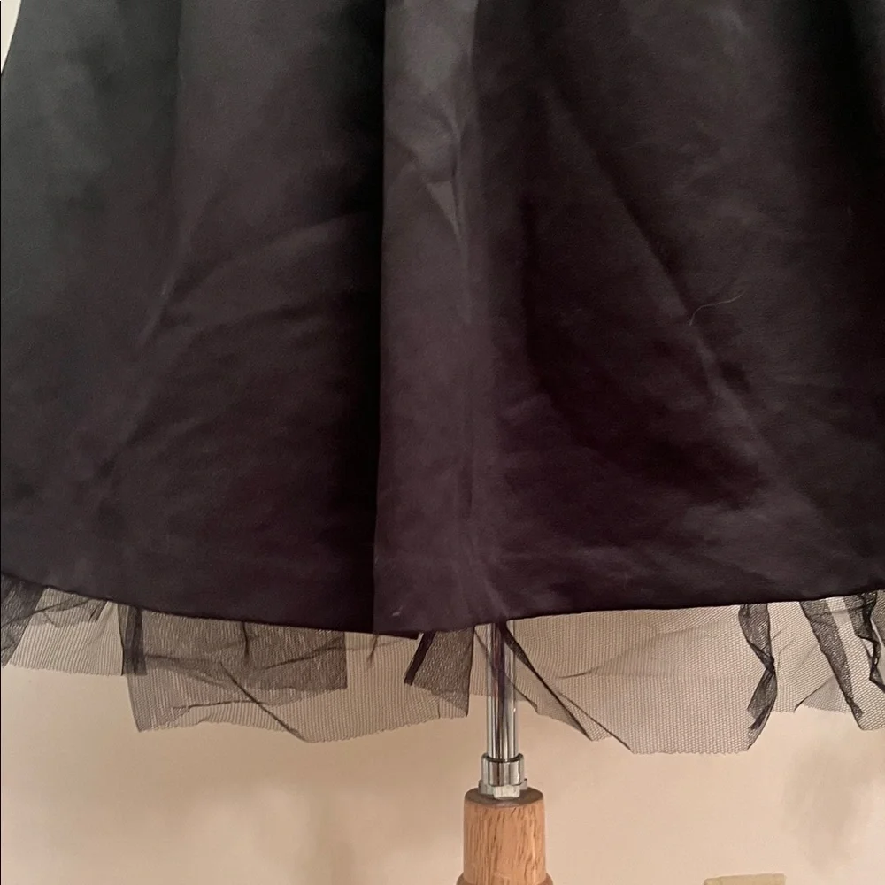 Elegant Black Pleated Dress - Picture 4 of 6